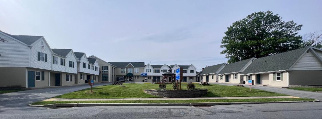 Rodeway Inn & Suites ハーシー エクステリア 写真