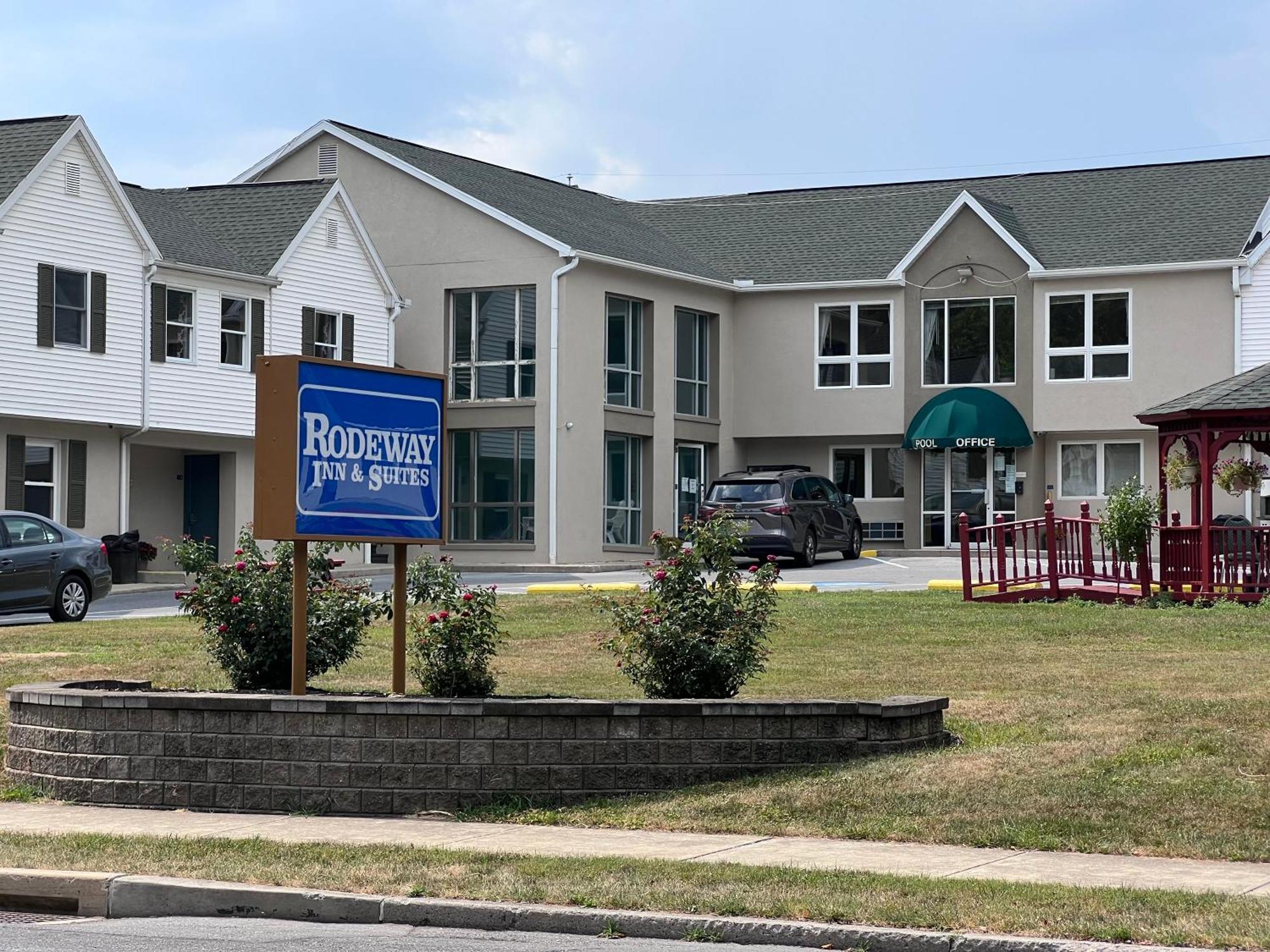Rodeway Inn & Suites ハーシー エクステリア 写真