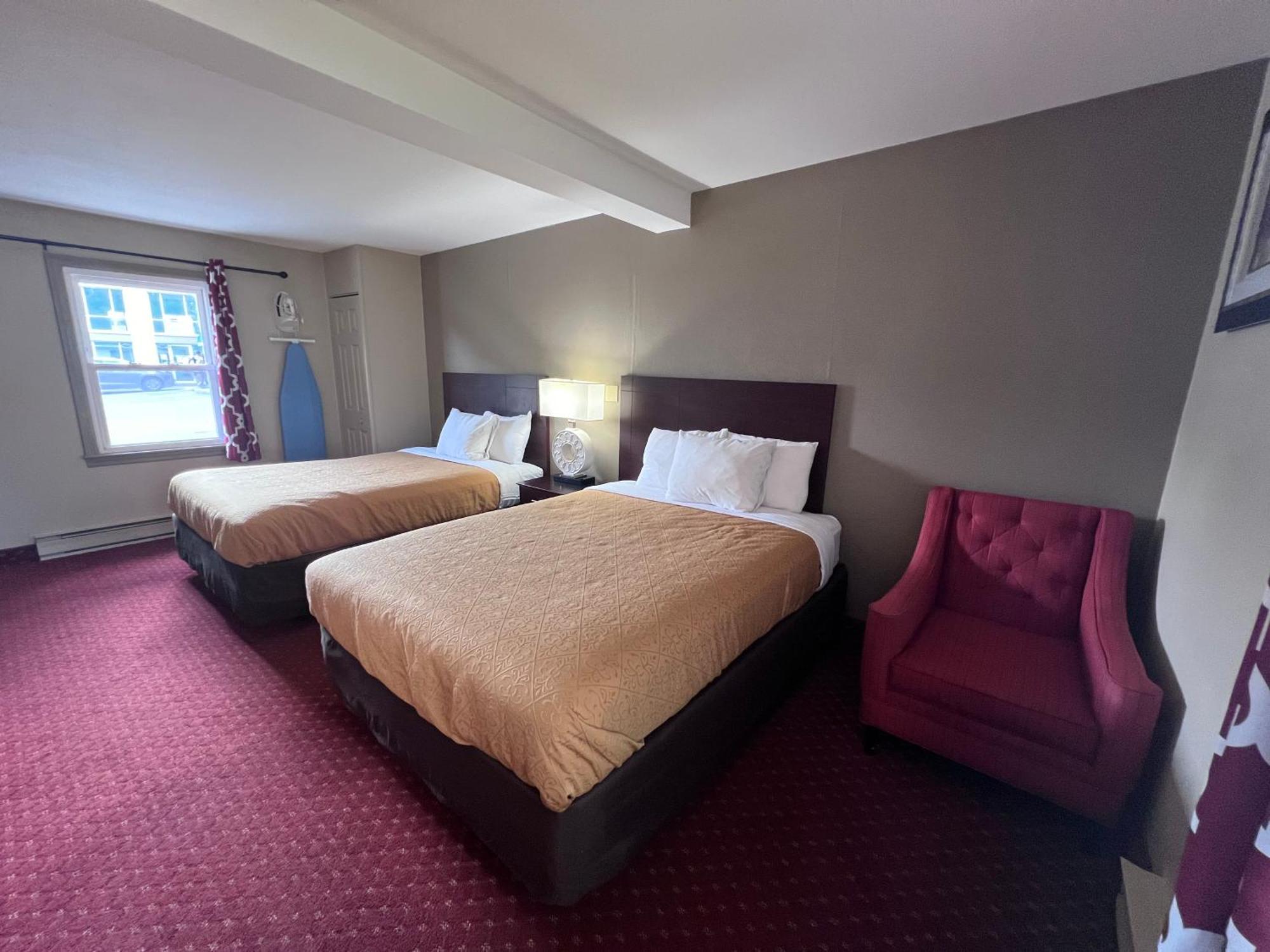 Rodeway Inn & Suites ハーシー エクステリア 写真