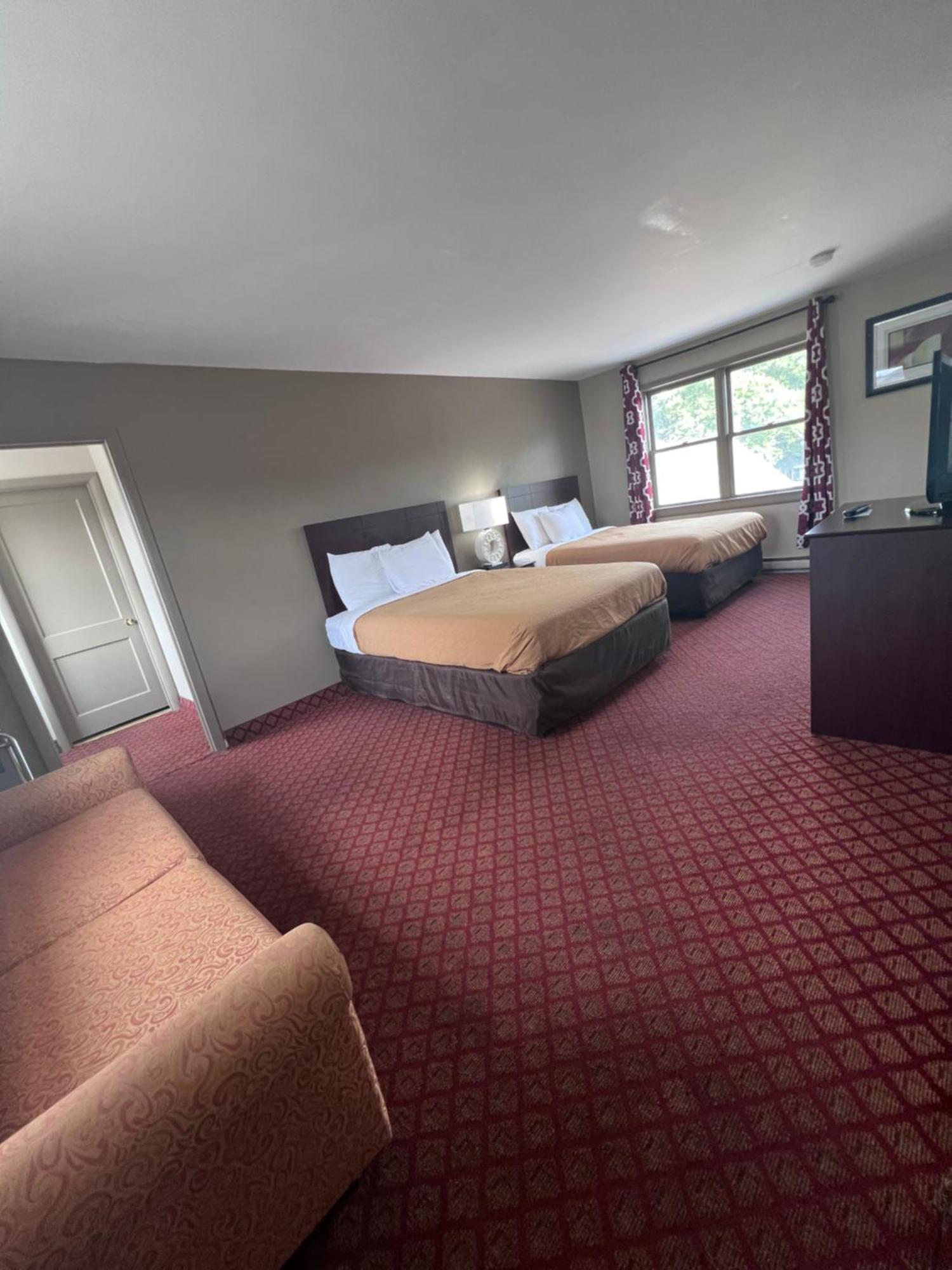 Rodeway Inn & Suites ハーシー エクステリア 写真