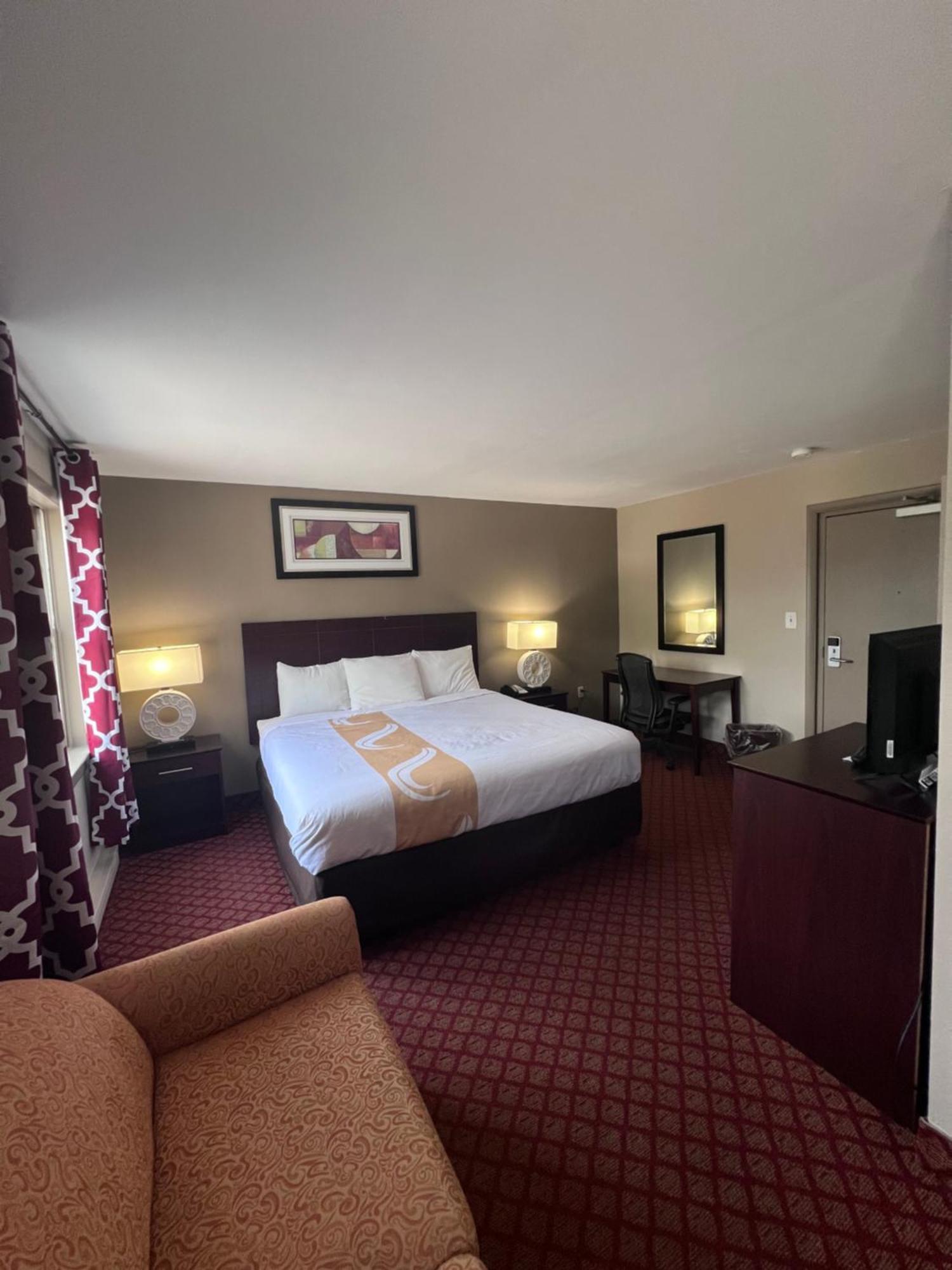 Rodeway Inn & Suites ハーシー エクステリア 写真