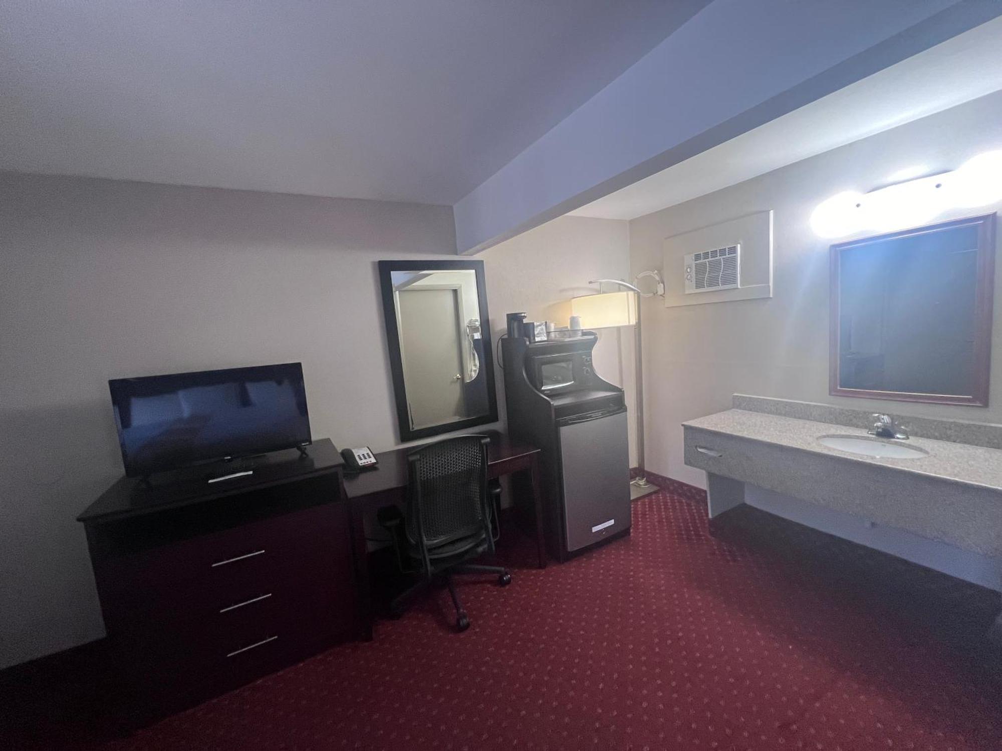 Rodeway Inn & Suites ハーシー エクステリア 写真