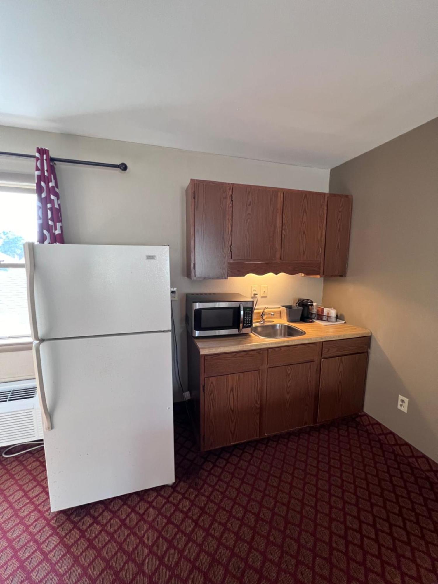 Rodeway Inn & Suites ハーシー エクステリア 写真