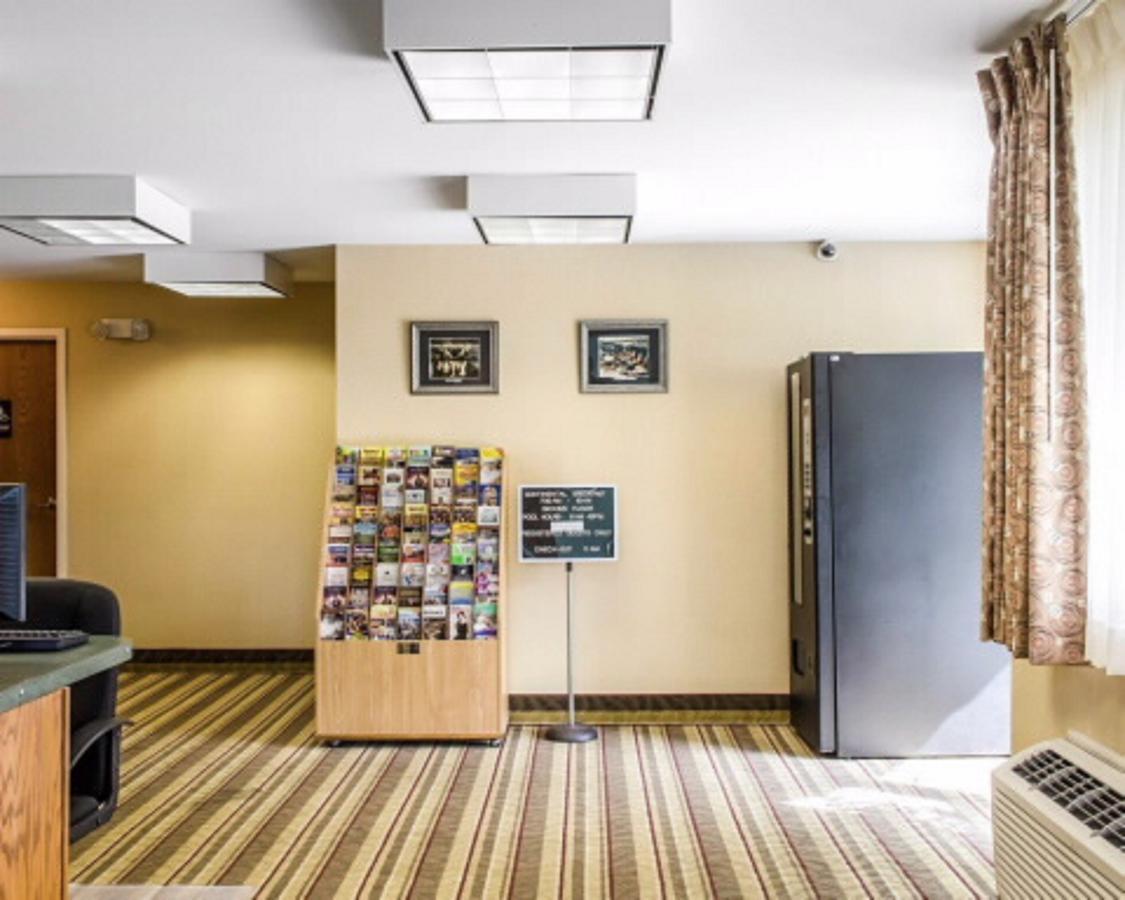 Rodeway Inn & Suites ハーシー エクステリア 写真
